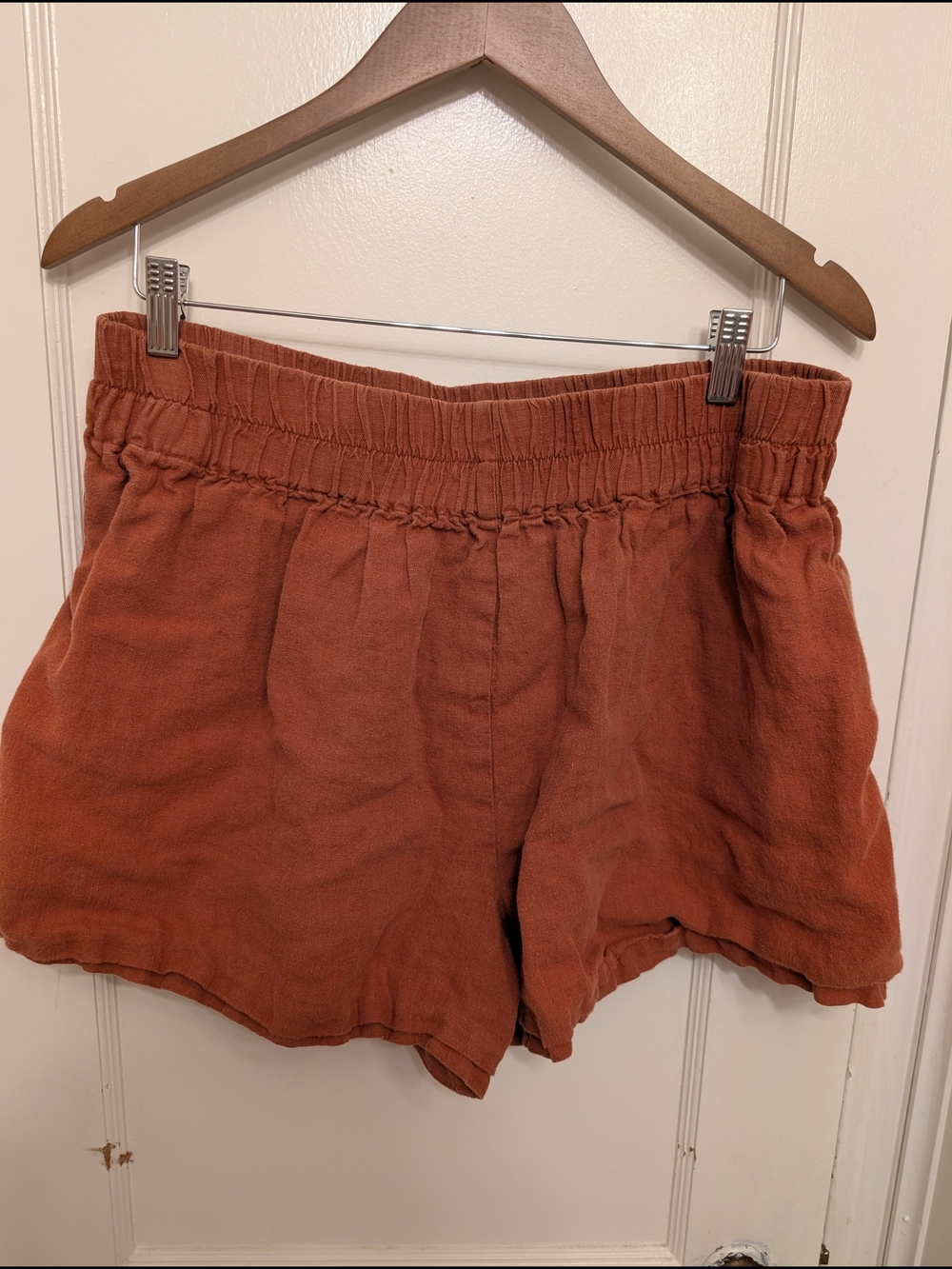 100% Rust Linen Women's Elastic-Waist Shorts
